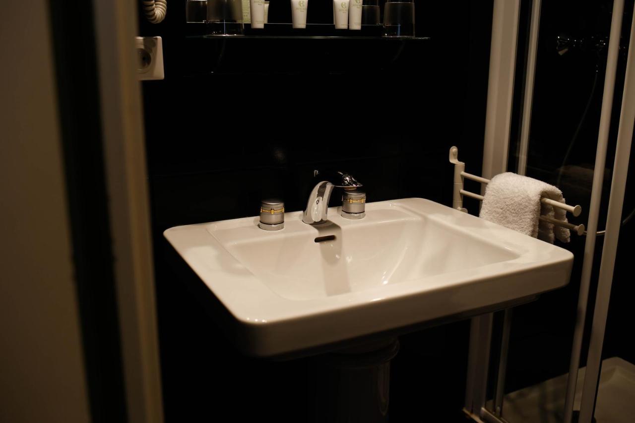 Hotel Cecyl Reims Centre Екстер'єр фото