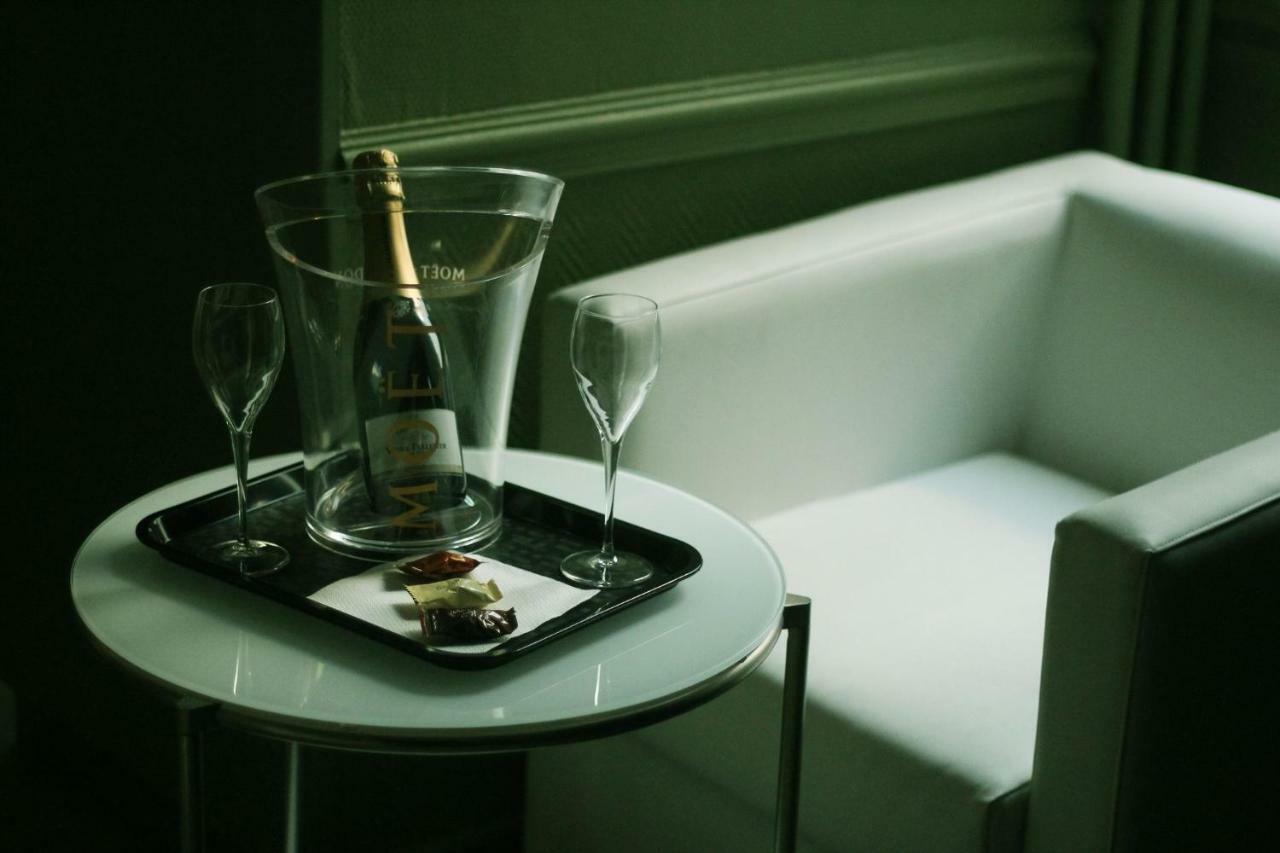 Hotel Cecyl Reims Centre Екстер'єр фото